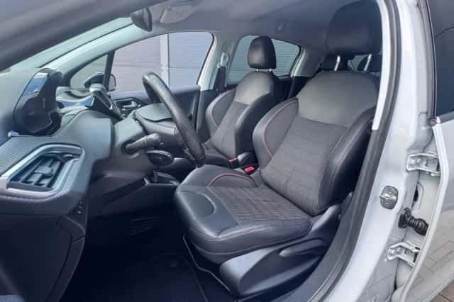 Peugeot 208 (2016) thumbnail 6