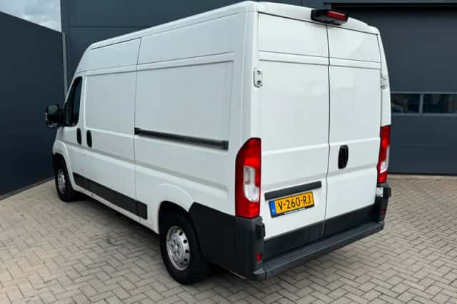 Peugeot Boxer (2018) thumbnail 2