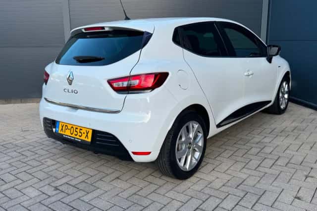 Renault Clio (2019) thumbnail 2