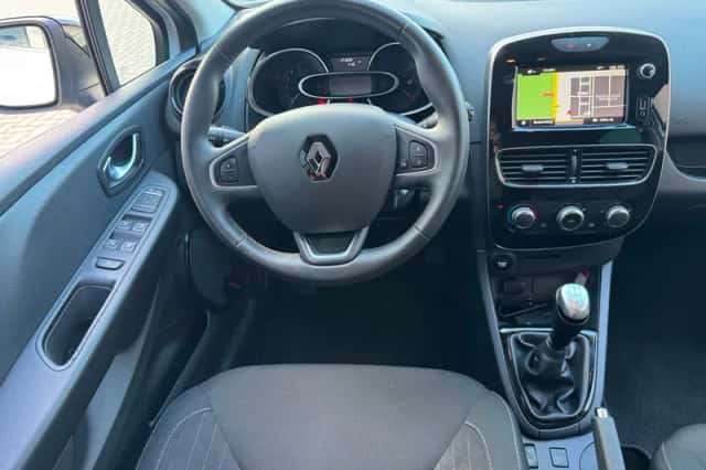 Renault Clio (2019) thumbnail 5