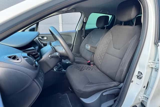 Renault Clio (2019) thumbnail 6
