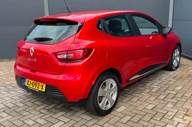 Renault Clio (2015) thumbnail 4