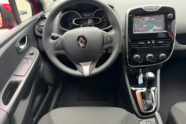 Renault Clio (2015) thumbnail 5