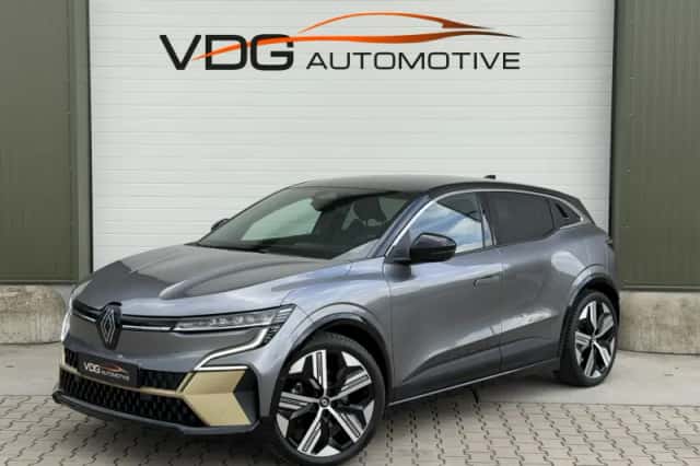 Renault Mégane E-Tech (2023) thumbnail 1
