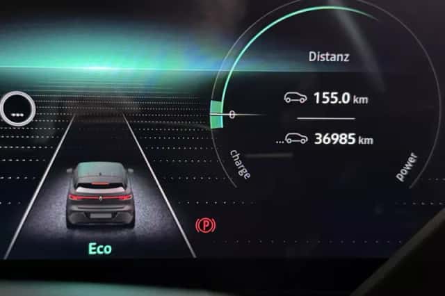 Renault Mégane E-Tech (2023) thumbnail 2