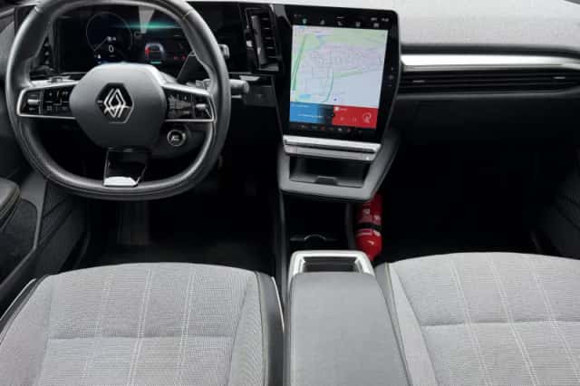 Renault Mégane E-Tech (2023) thumbnail 2