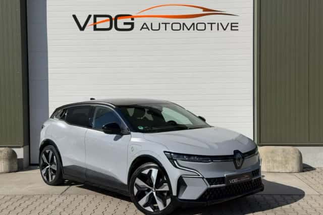 Renault Mégane E-Tech (2023) thumbnail 4