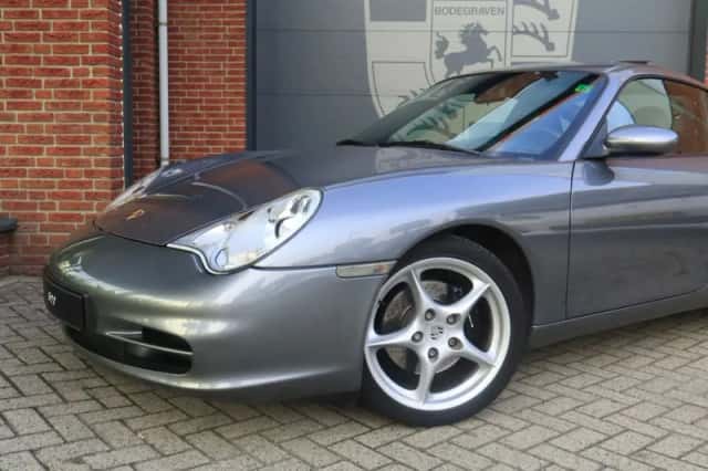 Porsche 911 (2003) thumbnail 2
