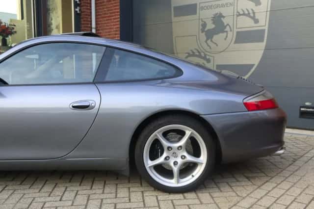 Porsche 911 (2003) thumbnail 5