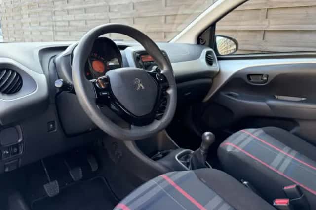 Peugeot 108 (2015) thumbnail 5