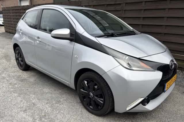 Toyota Aygo (2014) thumbnail 3