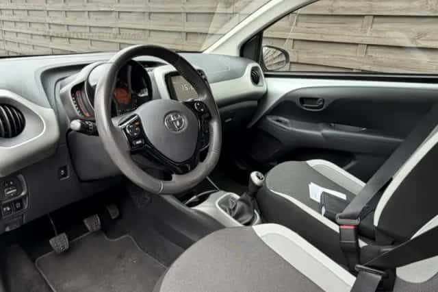 Toyota Aygo (2014) thumbnail 5