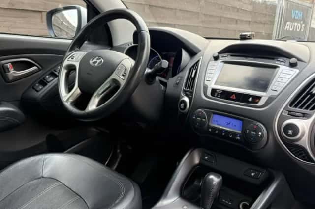 Hyundai ix35 (2012) thumbnail 4