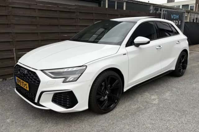Audi A3 (2023) thumbnail 3