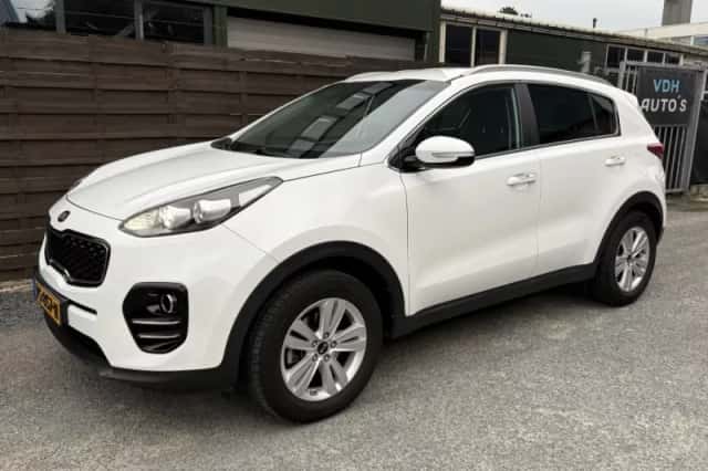 Kia Sportage (2017) thumbnail 2