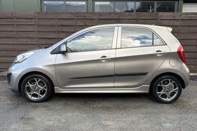 Kia Picanto (2013) thumbnail 5