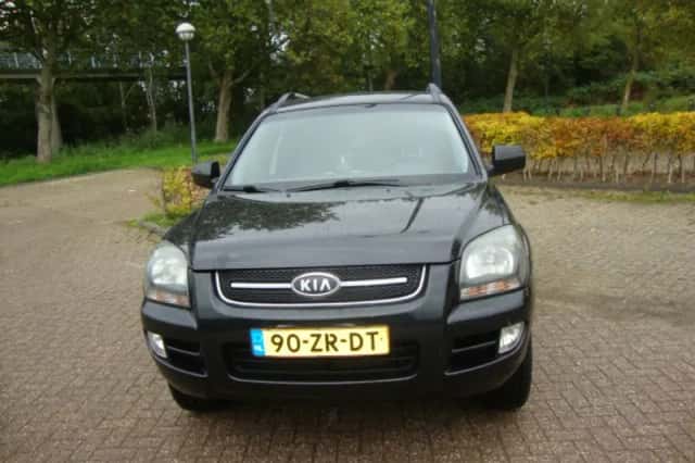 Kia Sportage (2008) thumbnail 2