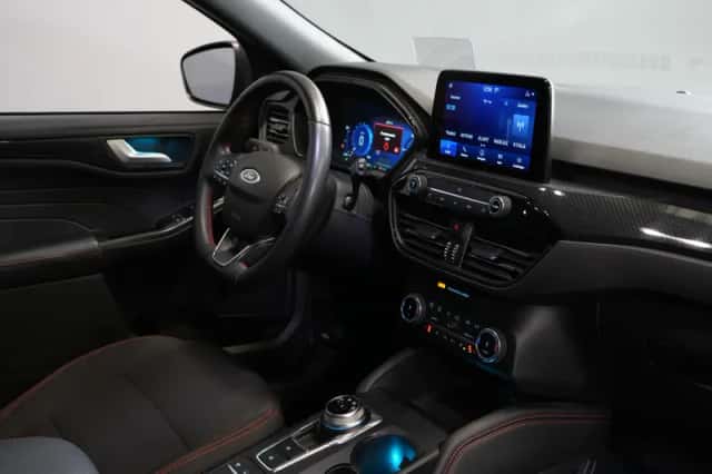 Ford Kuga (2023) thumbnail 4
