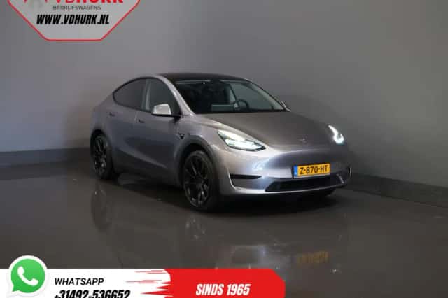 Tesla Model Y (2024) thumbnail 1