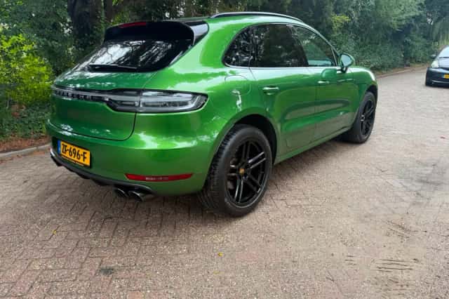 Porsche Macan (2019) thumbnail 3