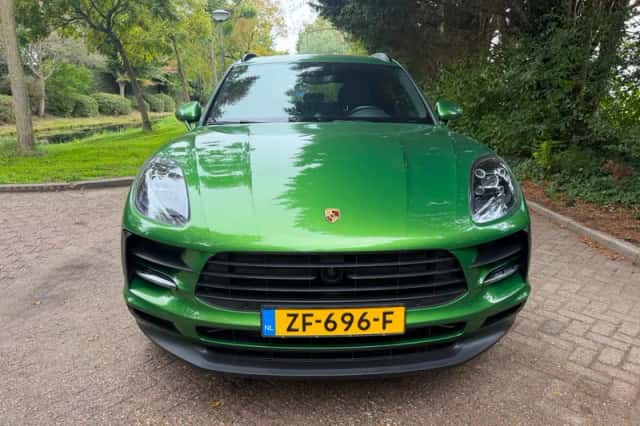 Porsche Macan (2019) thumbnail 4