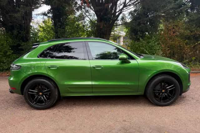 Porsche Macan (2019) thumbnail 5
