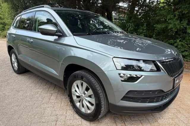 Škoda Karoq (2021) thumbnail 2