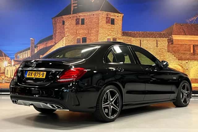 Mercedes-Benz C-Klasse (2016) thumbnail 2