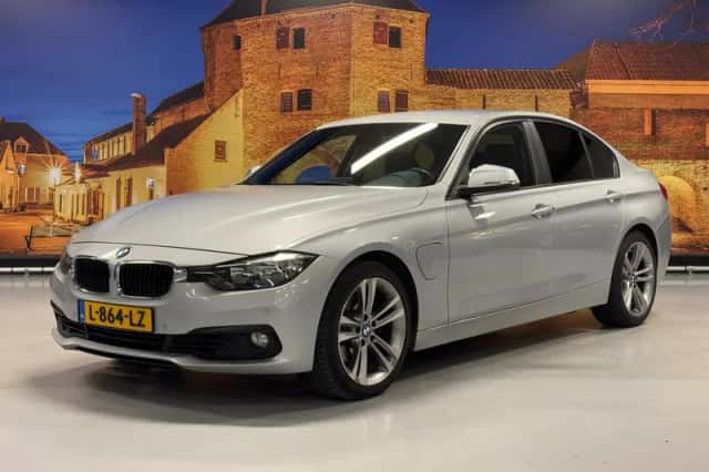 BMW 3-Serie (2016) thumbnail 1
