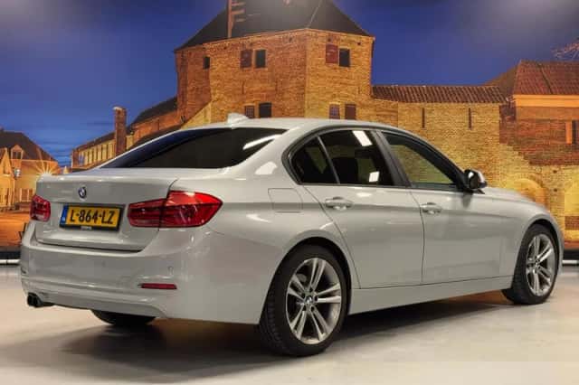 BMW 3-Serie (2016) thumbnail 2