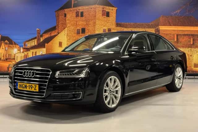 Audi A8 (2017) thumbnail 1