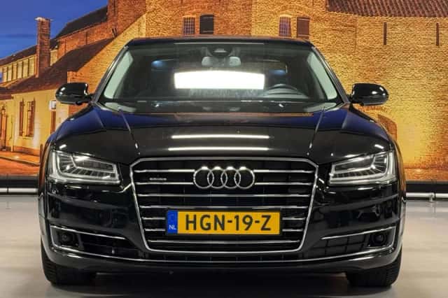 Audi A8 (2017) thumbnail 5