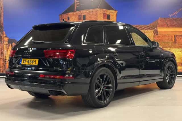 Audi Q7 (2017) thumbnail 2