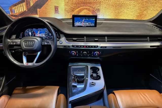 Audi Q7 (2017) thumbnail 3