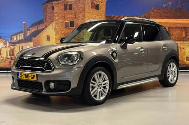 MINI Countryman (2018) thumbnail 1