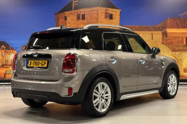 MINI Countryman (2018) thumbnail 2