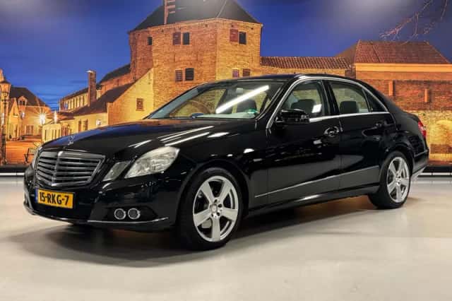 Mercedes-Benz E-Klasse (2009) thumbnail 1