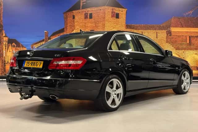 Mercedes-Benz E-Klasse (2009) thumbnail 2