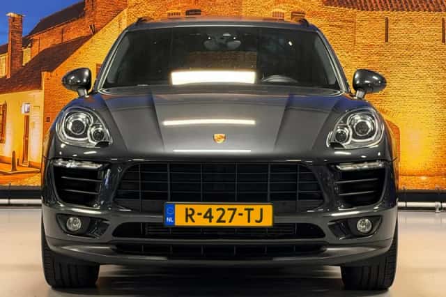 Porsche Macan (2018) thumbnail 5