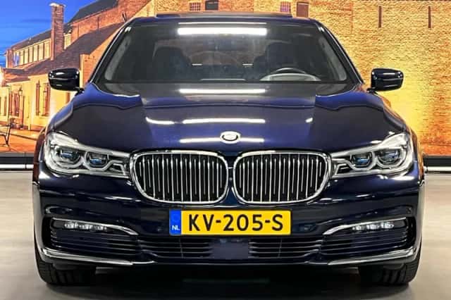 BMW 7-Serie (2016) thumbnail 5