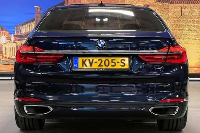 BMW 7-Serie (2016) thumbnail 6