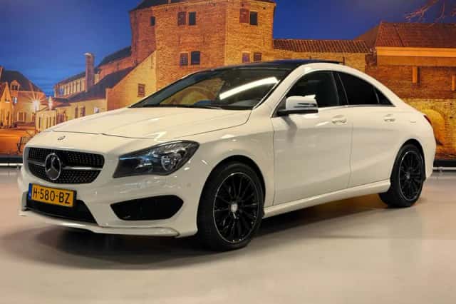 Mercedes-Benz CLA-Klasse (2015) thumbnail 1