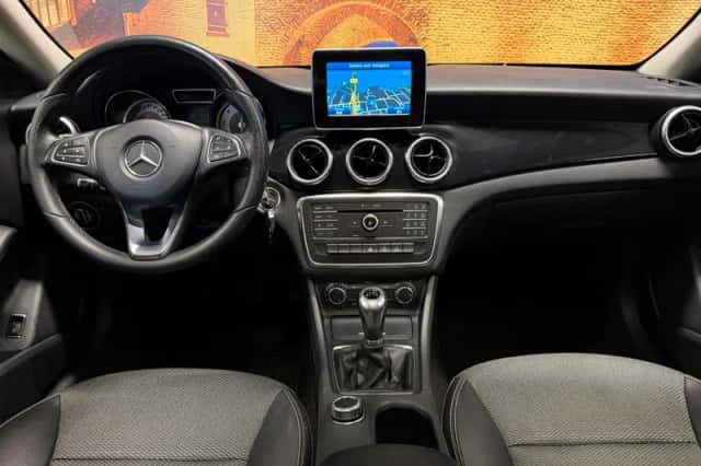 Mercedes-Benz CLA-Klasse (2015) thumbnail 3