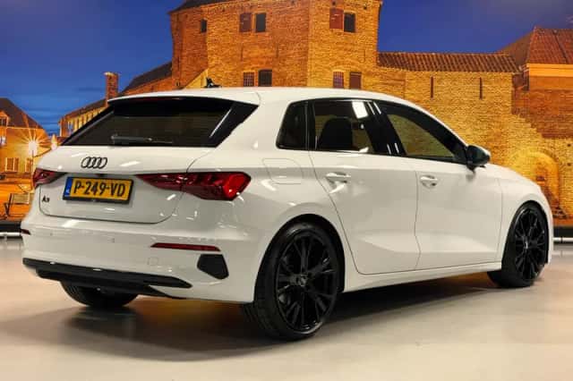 Audi A3 (2022) thumbnail 2