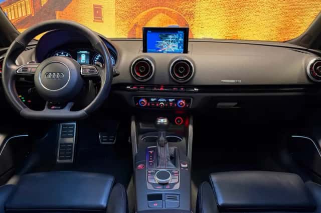 Audi A3 (2015) thumbnail 3