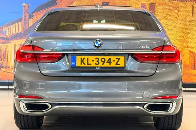 BMW 7-Serie (2016) thumbnail 6