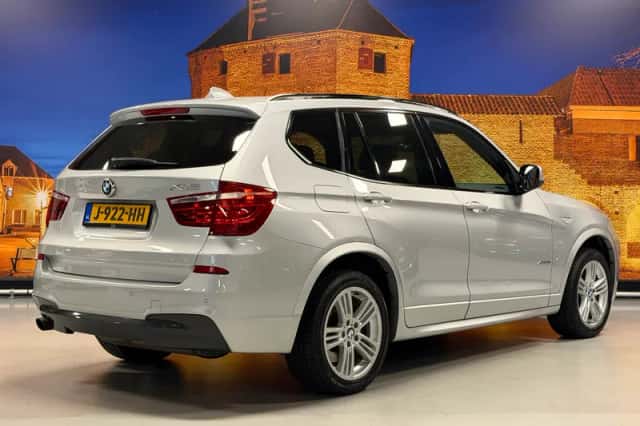 BMW X3 (2014) thumbnail 2