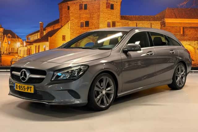 Mercedes-Benz CLA-Klasse (2016) thumbnail 1