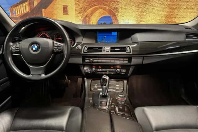 BMW 5-Serie (2010) thumbnail 3