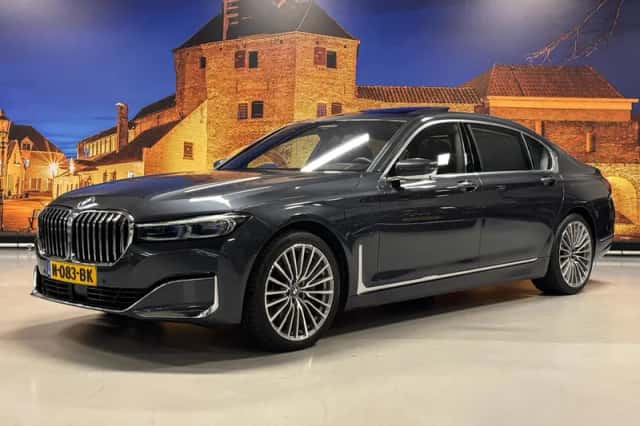 BMW 7-Serie (2021) thumbnail 1